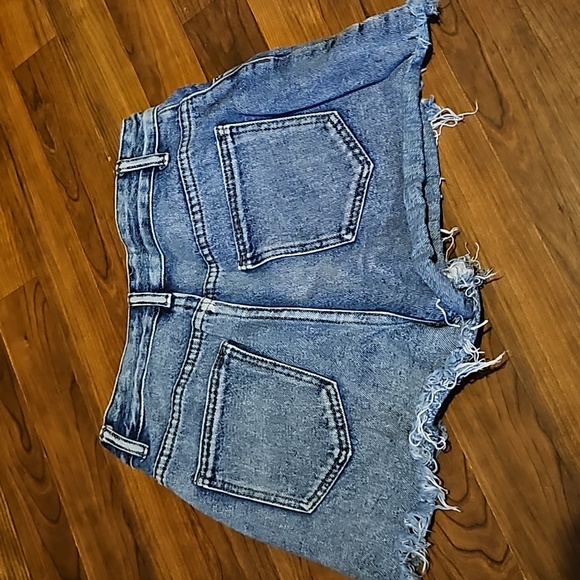 Womens Shorts - Picture 4 of 15